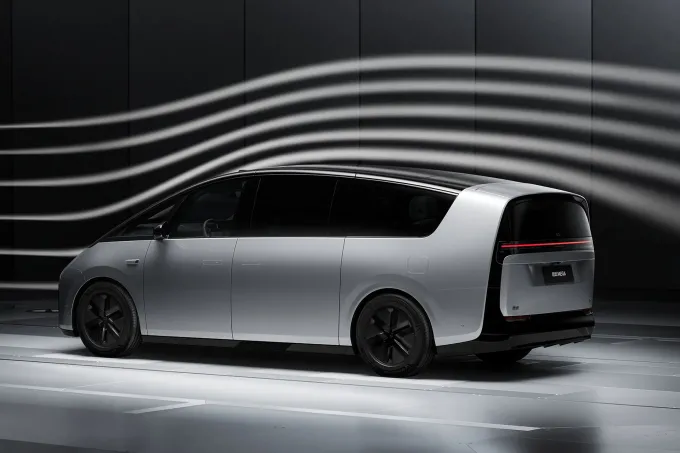 2023 लिक्सियांग मेगा एमपीवी ईवी कार शुद्ध बिजली 544hp 4wd 200 मील फ्रंट व्हील ड्राइव 3